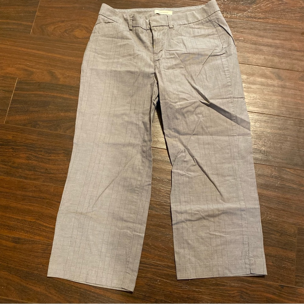 Dockers Women's Gray Capri sz4 see pics excellent owned 15 w rise 9 ins 22 l 30